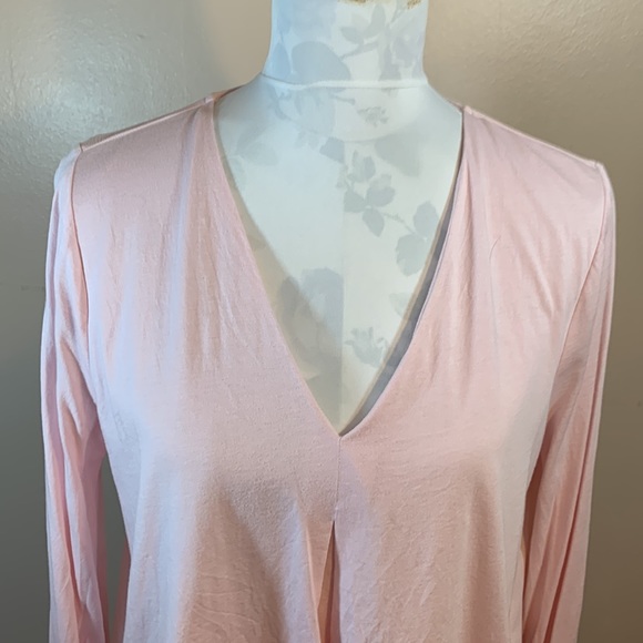 Michael Michael Kors Blouse Pink V-Neck Ruffle Sleeve Classic Crepe Knit Layer - Picture 2 of 10